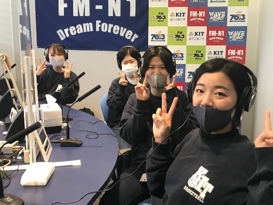 金沢工大バスケ部　中池みのりさん、川原咲希さん、小泉樹奈さん、町田喜子さん　キャンパスアメニティ